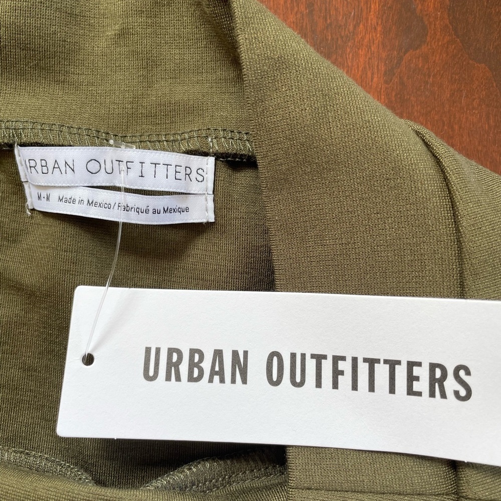 NWT UO Tennis Skirt - Picture 2 of 3